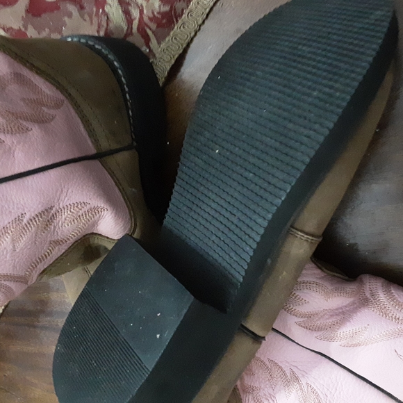 Boots - Picture 3 of 3